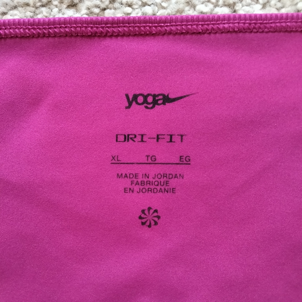 NWT XL Nike Yoga Dri-Fit Purple Stretch Tank Top Keyhole Back Athletic Top NEW - Picture 4 of 9